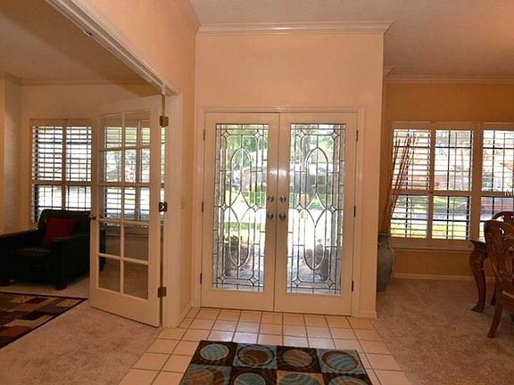 4th image of 601 N Longview Pl