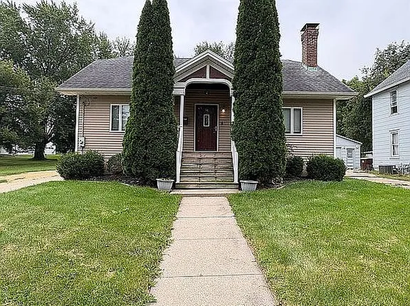 229 W Garfield St, Freeport, IL 61032