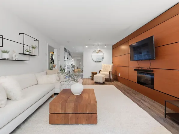 2832 Capilano Rd #105, North Vancouver, BC V7R 4H5