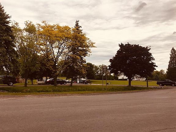 2nd image of 3196 County Road 18