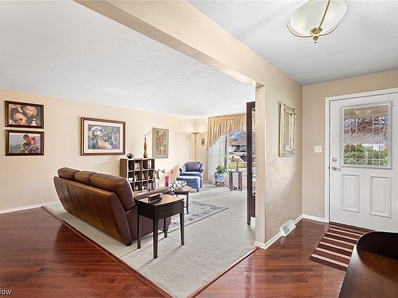 3rd image of 5223 Chickadee Ln
