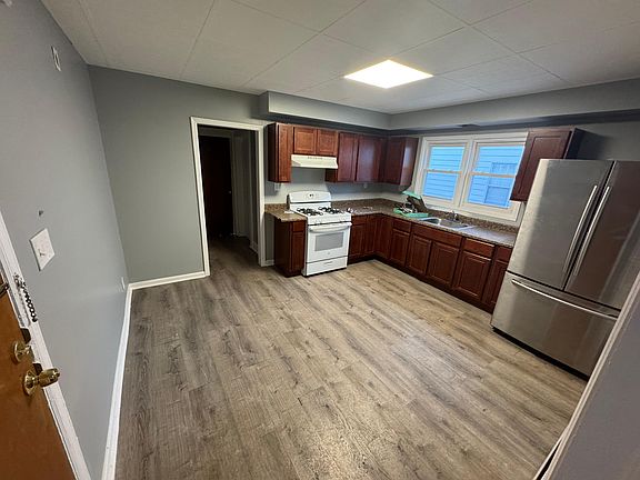 3rd image of 161 Norman Rd #4