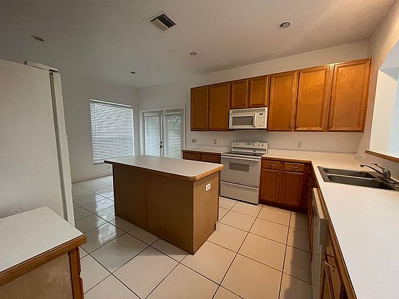 2nd image of 562 SW Romora Bay