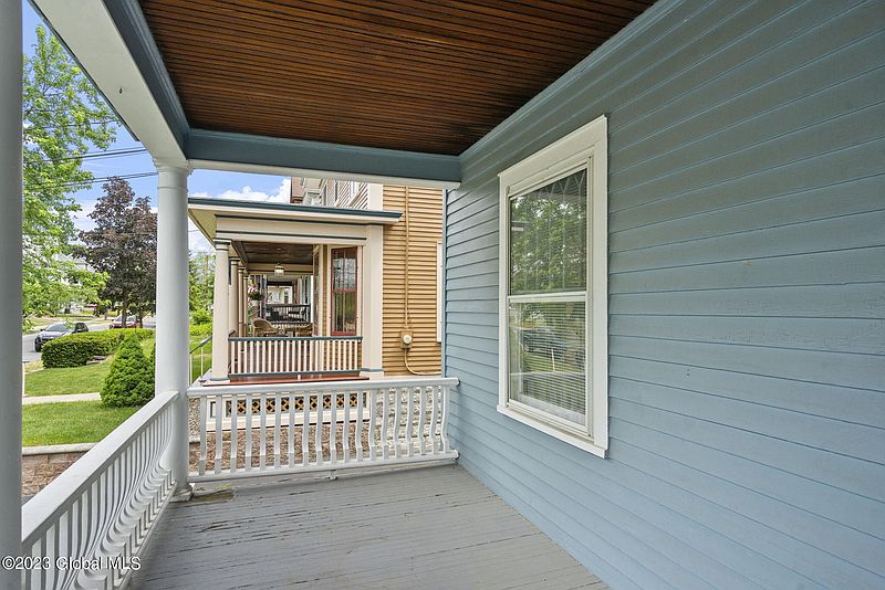 3rd image of 135 Elmer Avenue