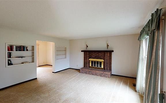 3rd image of 7494 N Congress Ave