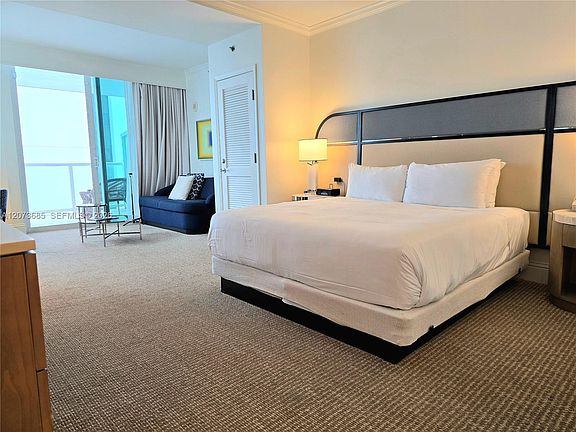 4th image of 4401 Collins Ave #1401