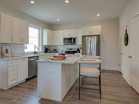 4th image of 5627 Lenox Ave