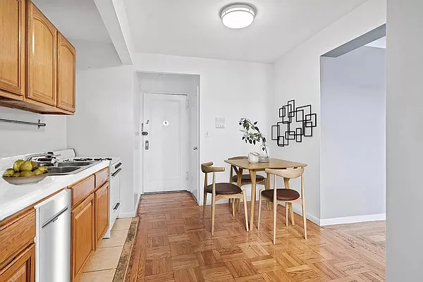 Rented by Douglas Elliman | media 2