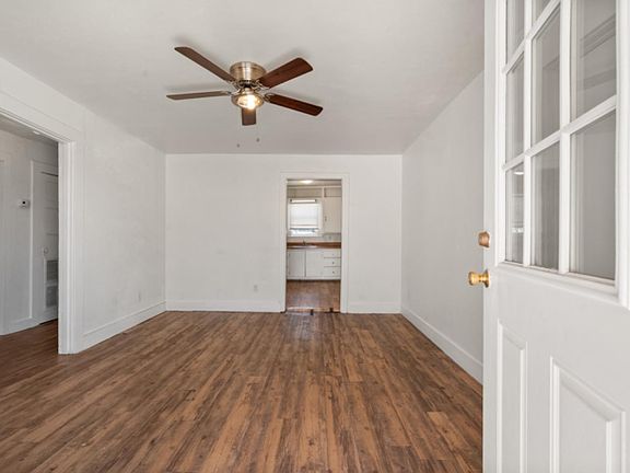 4th image of 2314 38th St