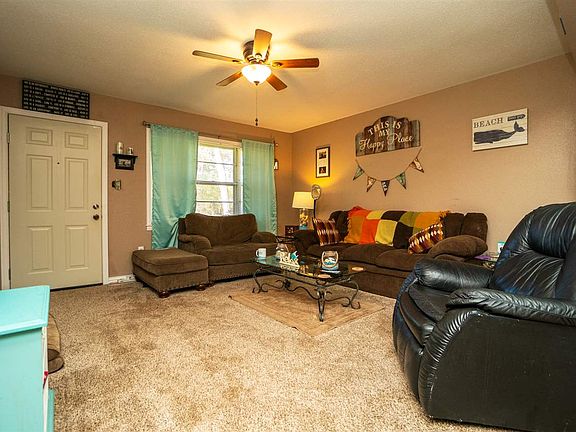 3rd image of 1108 Willow Springs Dr