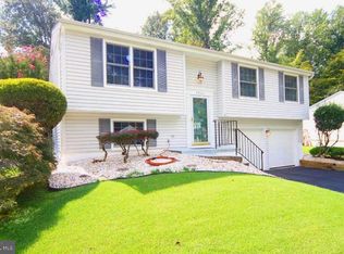 5922 Oak Leather Dr, Burke, VA 22015