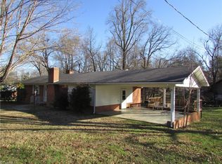 190 Pin Oak Dr, Thomasville, NC 27360