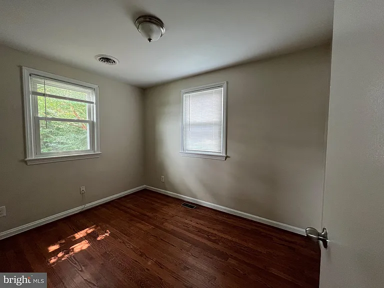 504 Walnut Dr — Photo 24