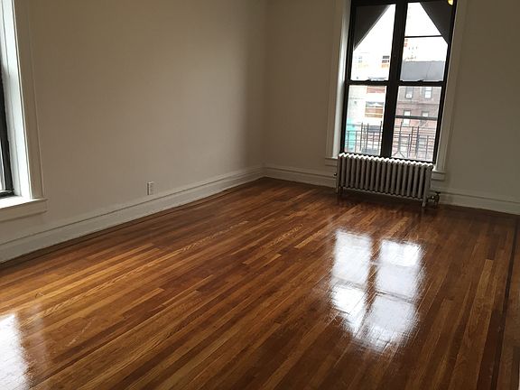 3rd image of 176 Clarkson Ave APT 2A