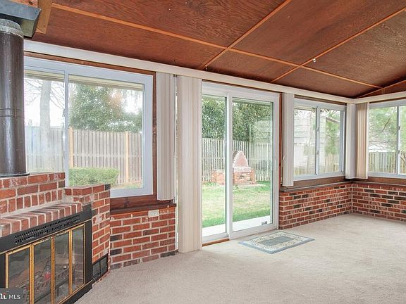 3rd image of 5931 Peverill Dr