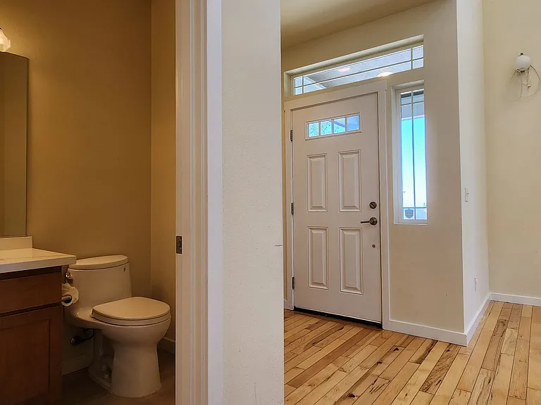 2567 NE Kensington Ct — Photo 7