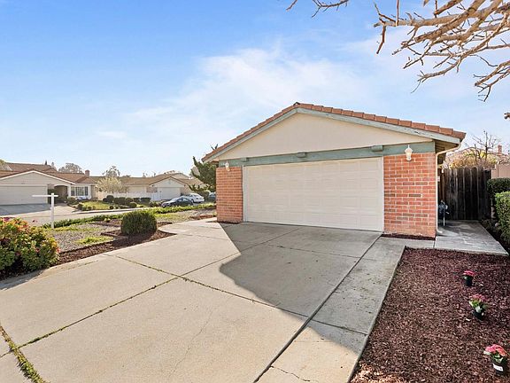 3rd image of 2863 Alwood Ct