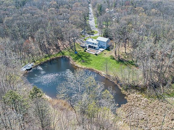 5th image of 140 Hunting Hills Dr