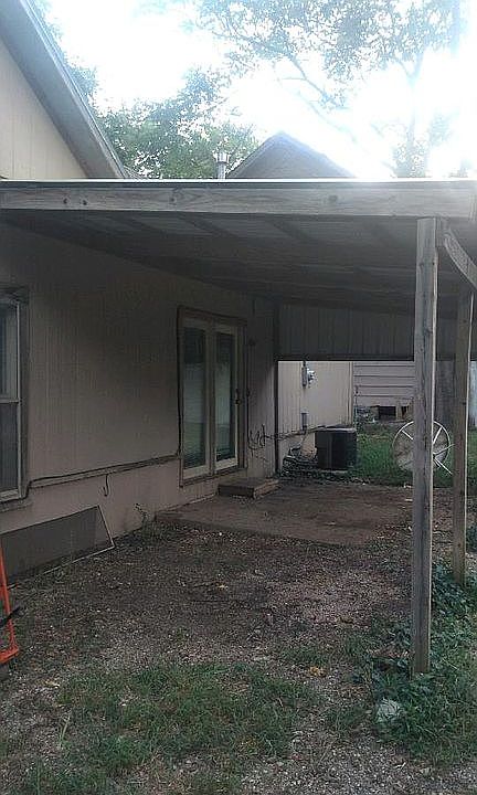 2nd image of 120 E Mechanic St
