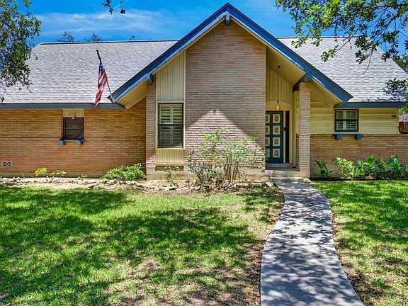 2nd image of 615 SERENADE DR
