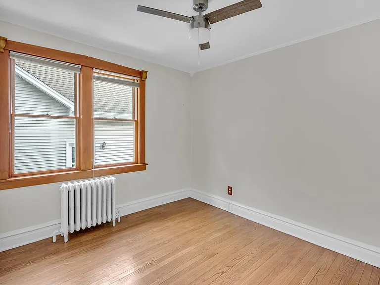 228 W Grove St #1 — Photo 14