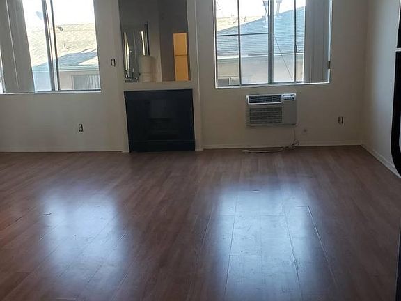 5th image of 310 S Occidental Blvd #104