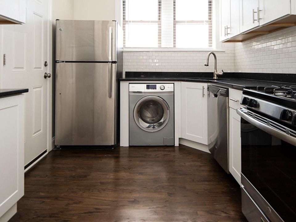 1st image of 3816 N Greenview Ave #1W