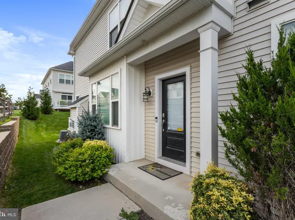 38 Lacey Ln, Ivyland, PA 18974