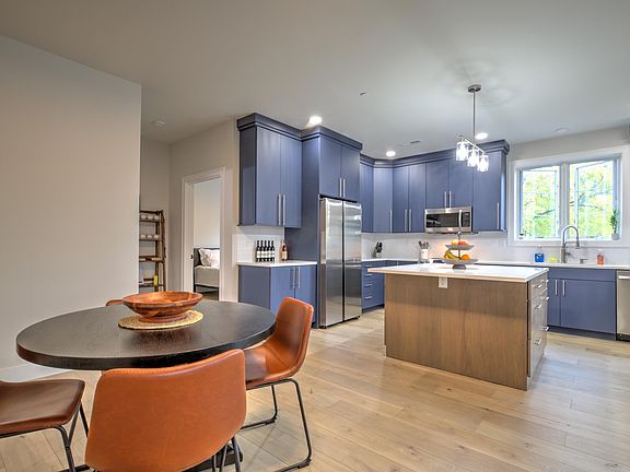 3rd image of 1310 E Samuel Ave #3A