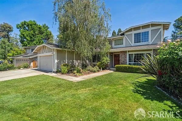 4 bed, 3.0 bath, 2479 sqft, $5,100 — Photo 1
