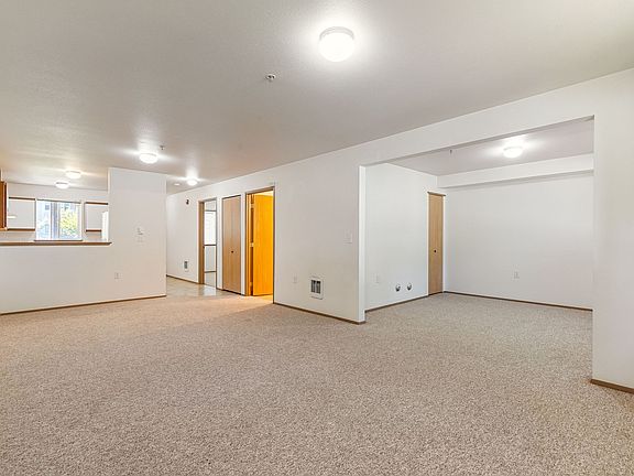 3rd image of 501 Voltaire Ct Unit 106