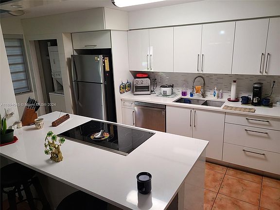 4th image of 15555 Miami Lakeway N #10518