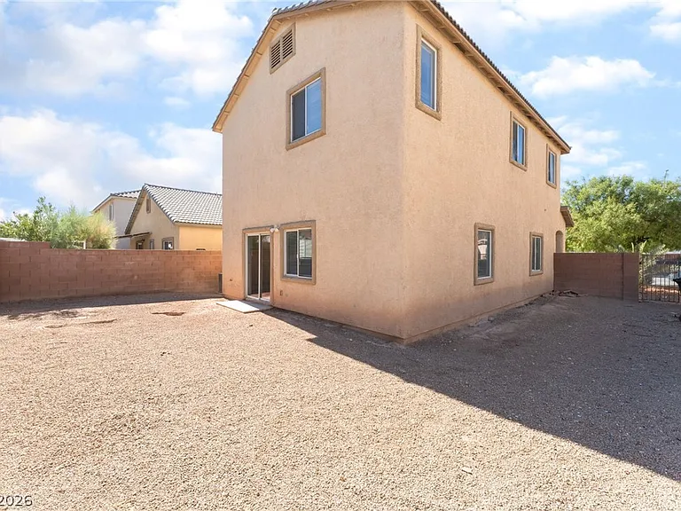 32 Rosa Rosales Ct — Photo 15