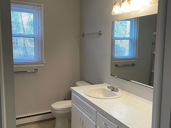 4th image of 44 Pennant Dr