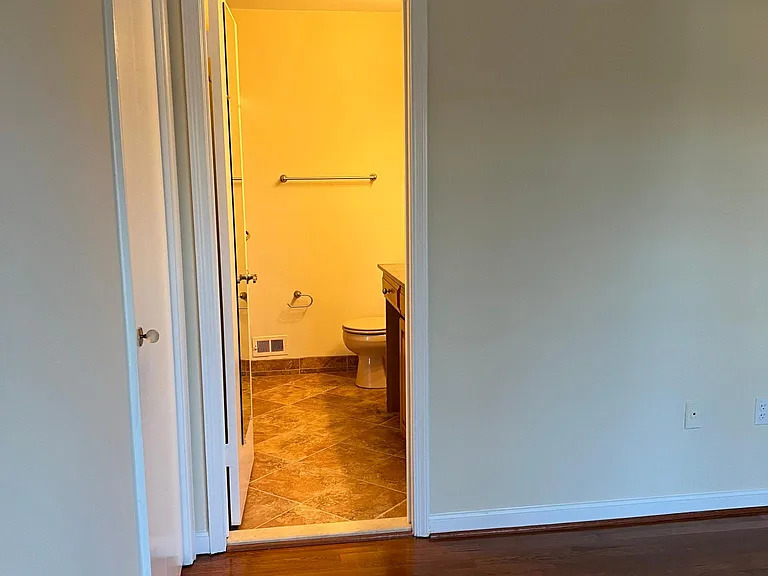 2105 Bucknell Ter — Photo 24