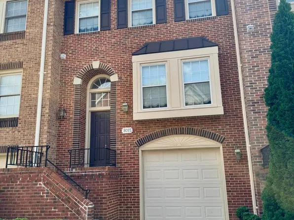 8015 Merry Oaks Ct, Vienna, VA 22182