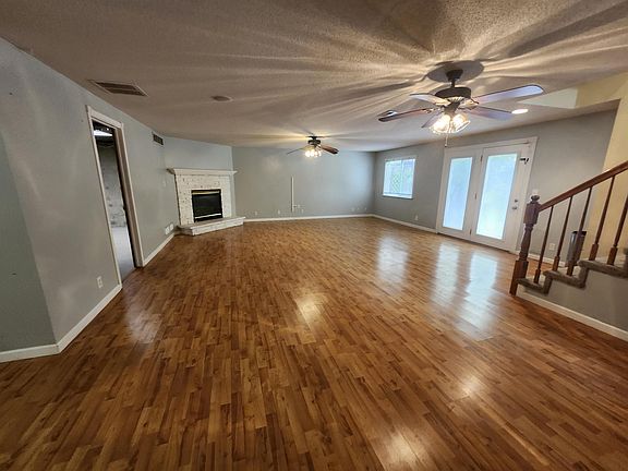 2nd image of 2211 S Glenhurst Ct