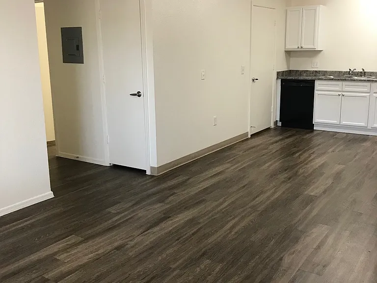 Mission Vista — Photo 29