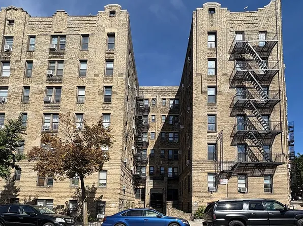 5005 43rd Ave APT 5H, Flushing, NY 11377