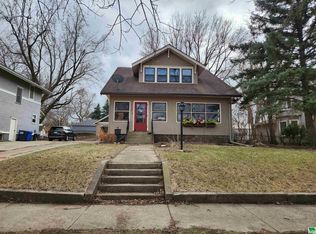 1104 8th St, Sheldon, IA 51201