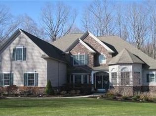 340 W Homestead Dr, Aurora, OH 44202