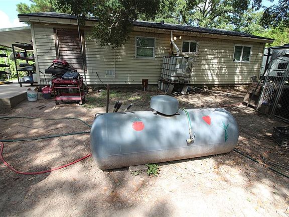 4th image of 501 Carver St