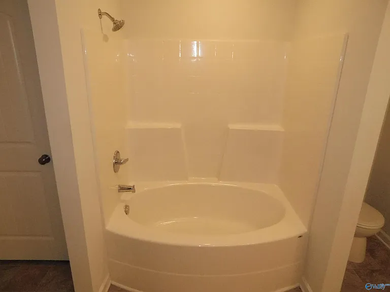 136 Winstead Cir — Photo 16