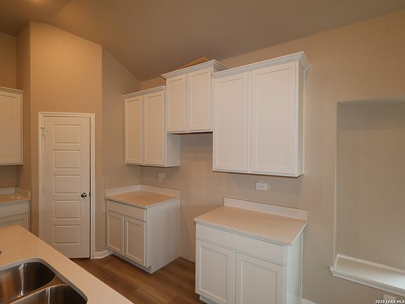 4th image of 2849 Sun Bayou