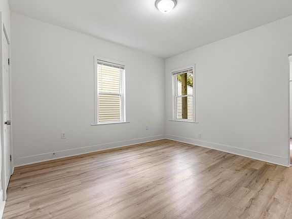 5th image of 38-40 Warren St #282e96bc2