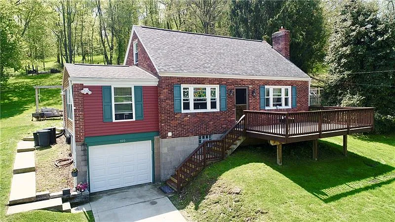 709 Circle Dr photo 1