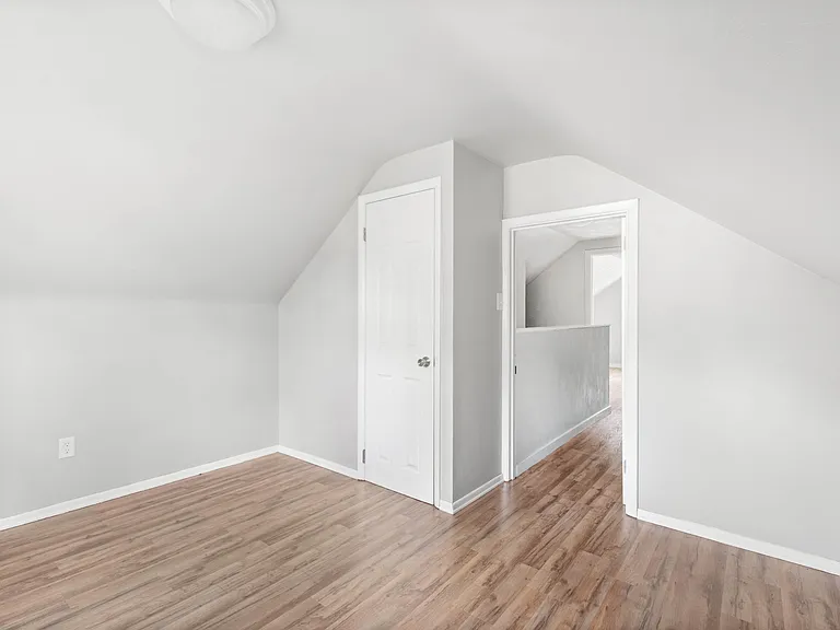 5649 Library Rd — Photo 18