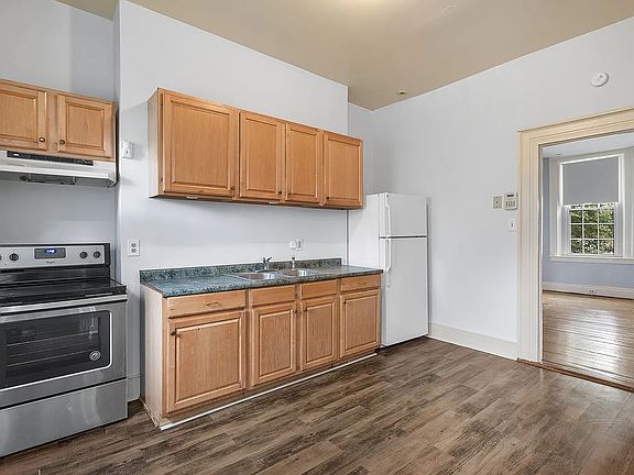 3rd image of 101 1/2 W Jackson St APT A