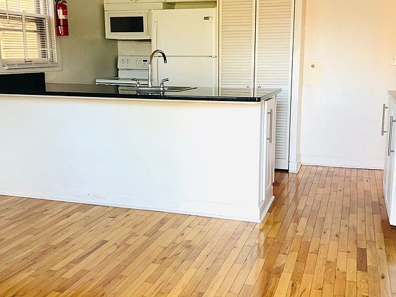 3rd image of 654 City Park Ave APT A