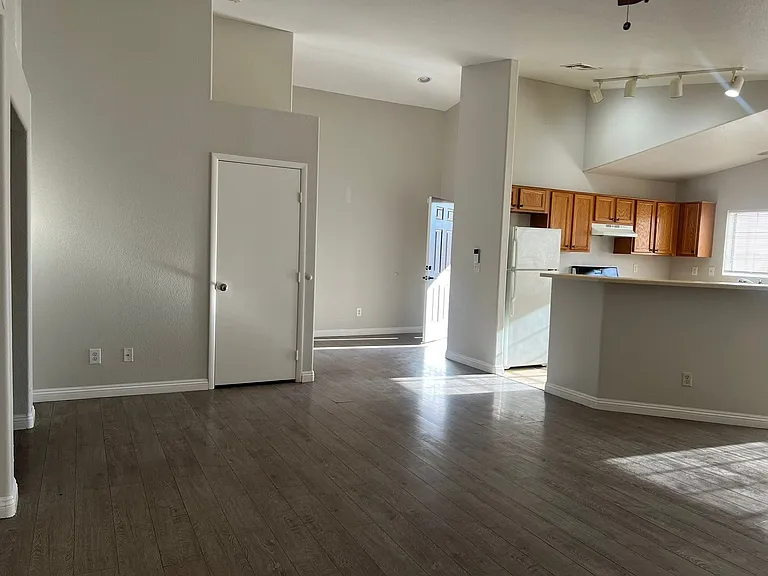 2708 Ganzo St — Photo 3